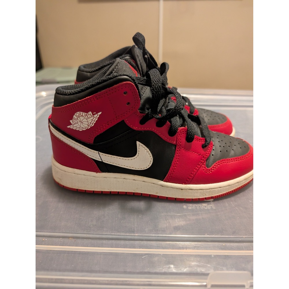 Nike Air Jordan 1 Mid 'Bred' Black Red White Sneaker Size  4Y